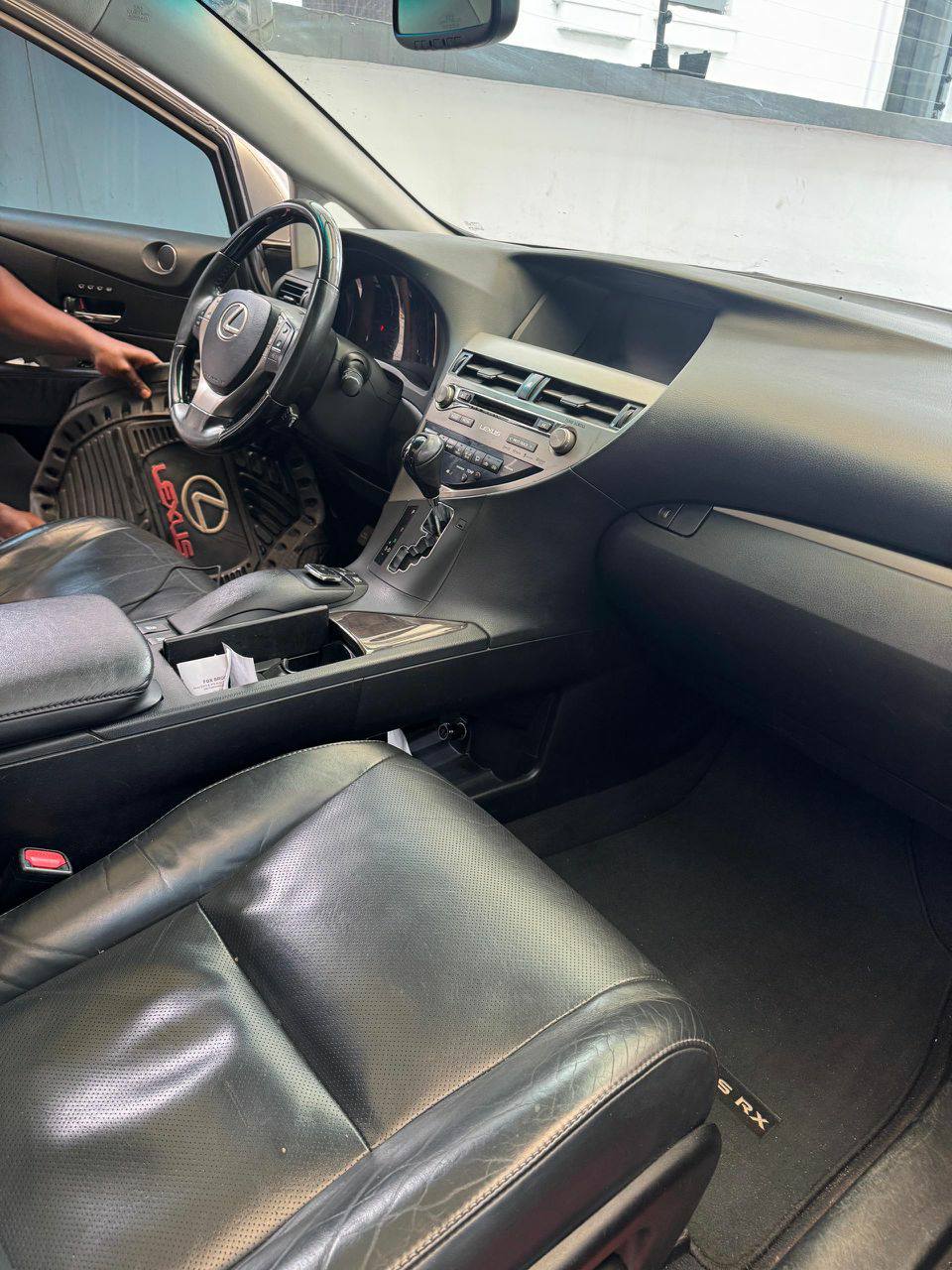 A picture of Lexus Rx350 0 14 on belt