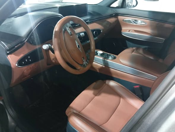 A picture of Hyundai Genesis hv70