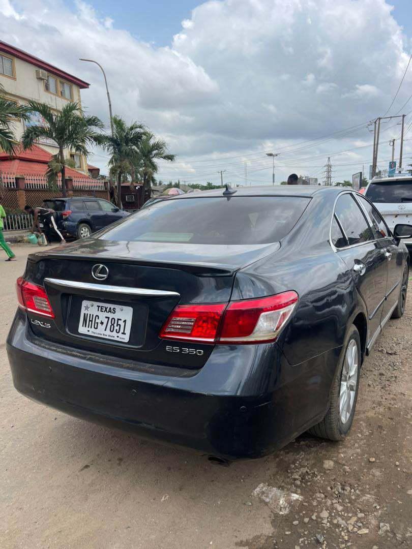 A picture of 2011 Lexus ES 350 For Sale