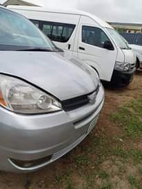 A picture of sharp Toyota sienna 06 partially first bod