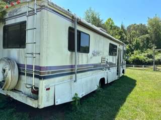 A picture of GOOD engine and parts RV