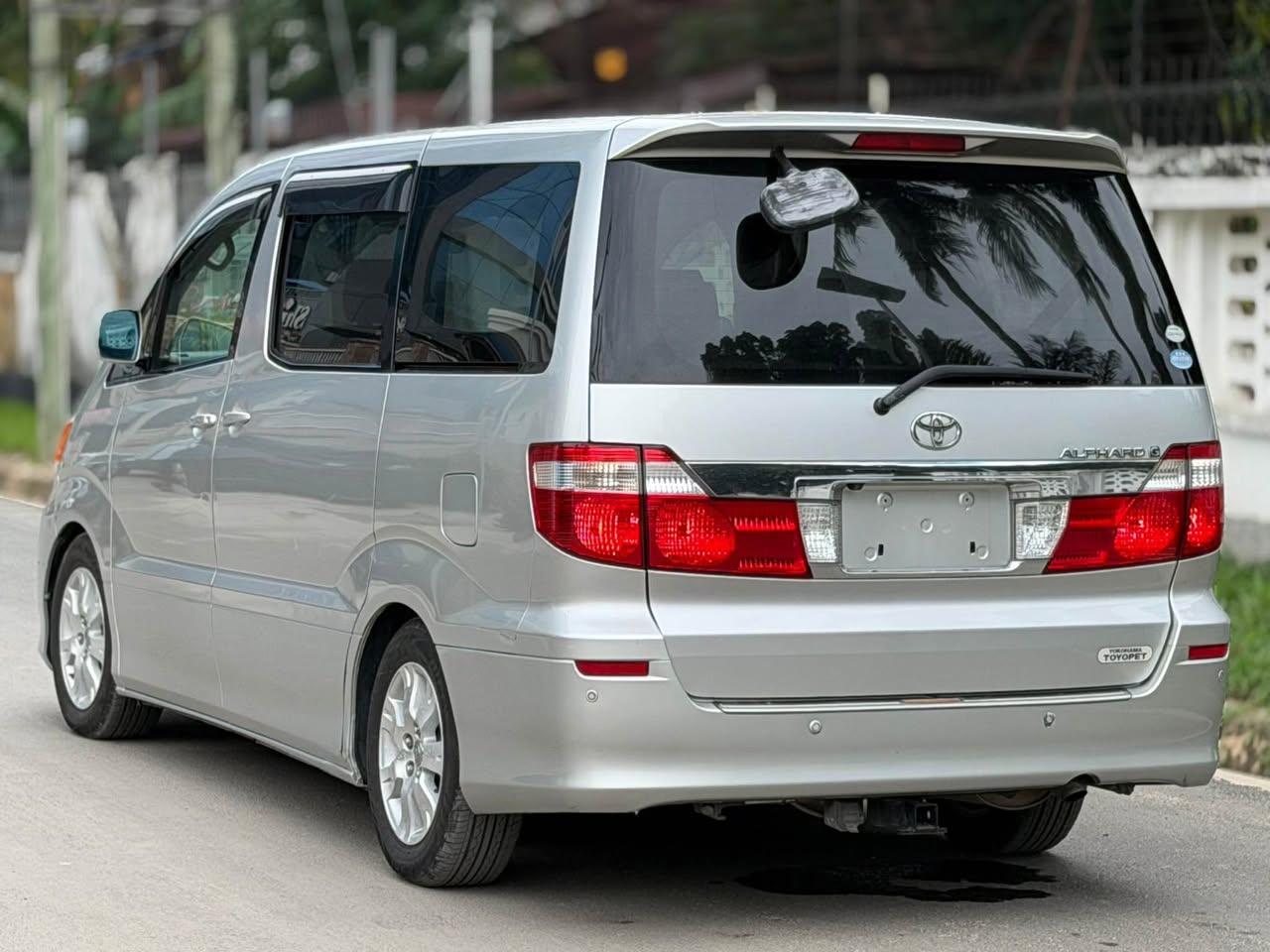 A picture of PRICE 23 9M unregested On Sale TOYOTA ALPHARD
