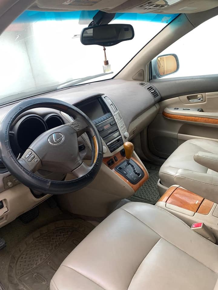 A picture of Rx330 2005