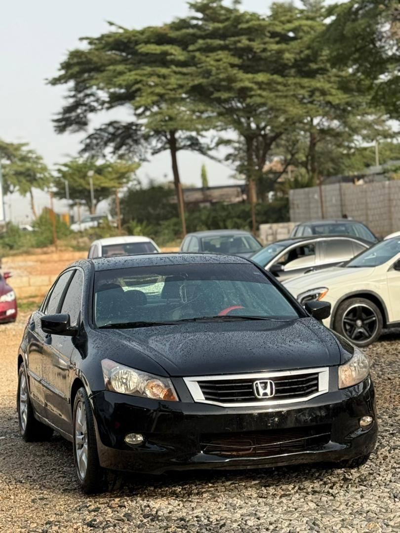 A picture of Distress 2011 honda accord