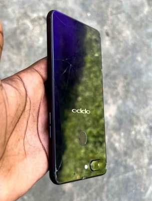 A picture of Oppo r15 128gb LIPIA 99 000 TU