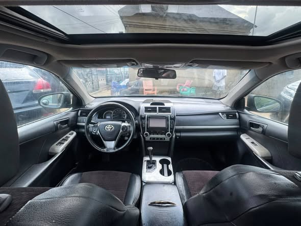 A picture of Tokunbo standard Toyota Camry 2013