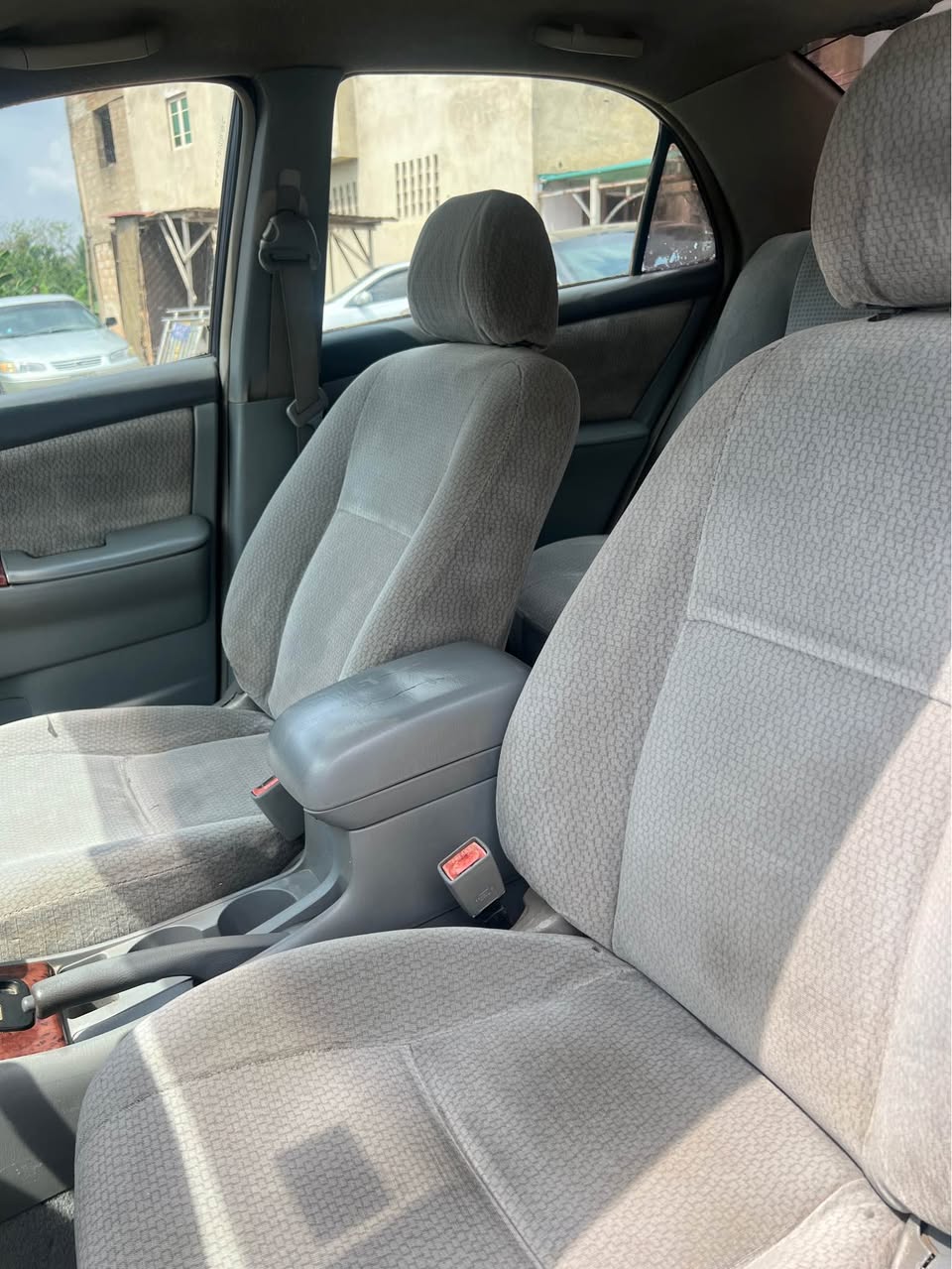 A picture of Toyota corolla 2005