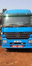 A picture of Mercedes benz actross head double diff