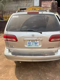A picture of Toyota sienna