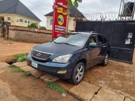 A picture of 2006 Lexus 330