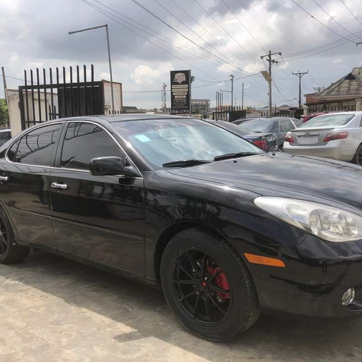 A picture of Lexus ES330