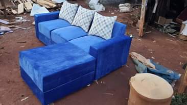 A picture of Available blue mini L