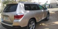 A picture of Toyota Highlander 2008 upgraded to 2013
