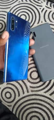 A picture of Samsung note 10 plus