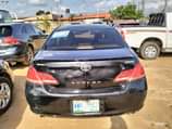 A picture of Toyota Avalon 07