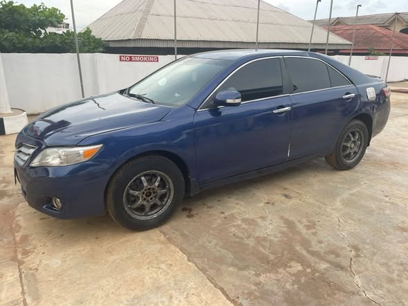 A picture of Toyota camry 2009 Engine good Gear selecting Ac need Attention