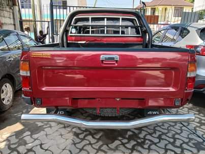 A picture of HILUX 2 8 INAUZWA BEI ML 55 3L DISEL 0712445511
