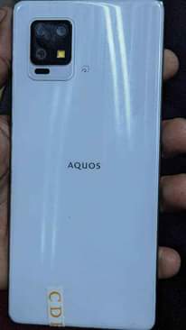 A picture of Aquos zero 6 5g bei 200 bado mpya