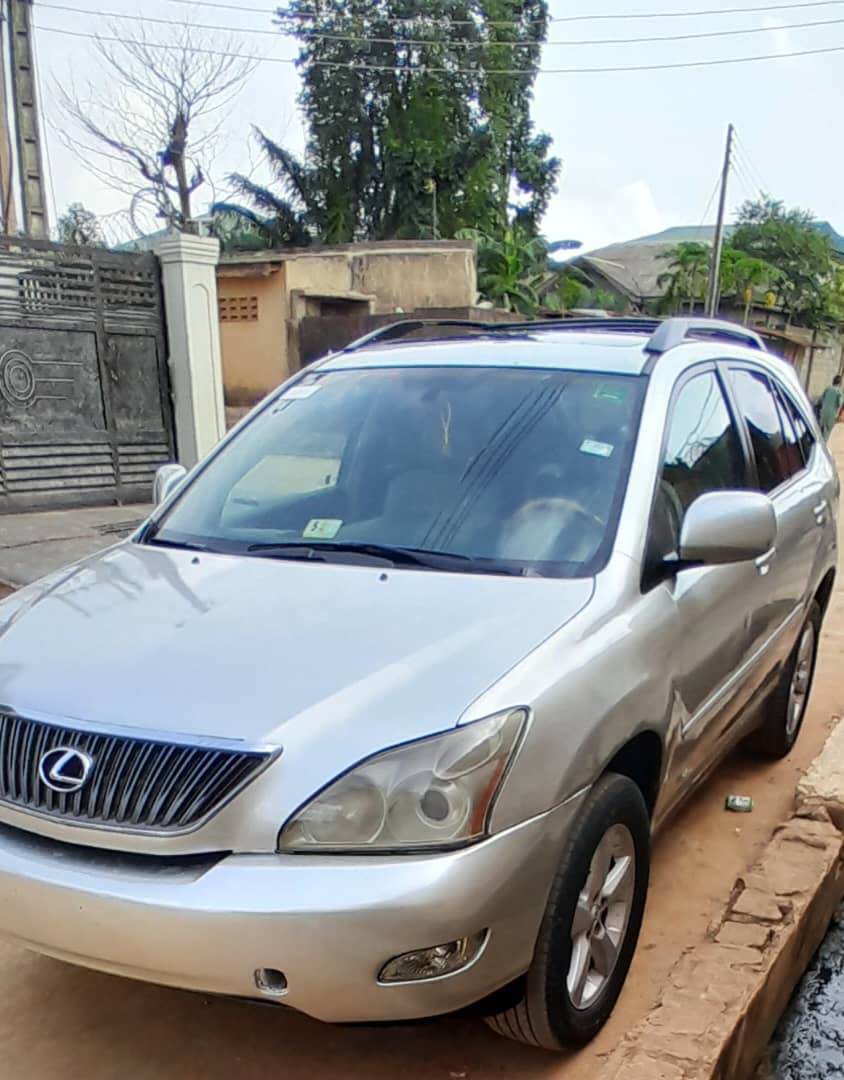 A picture of Lexus Rx330 08164628801