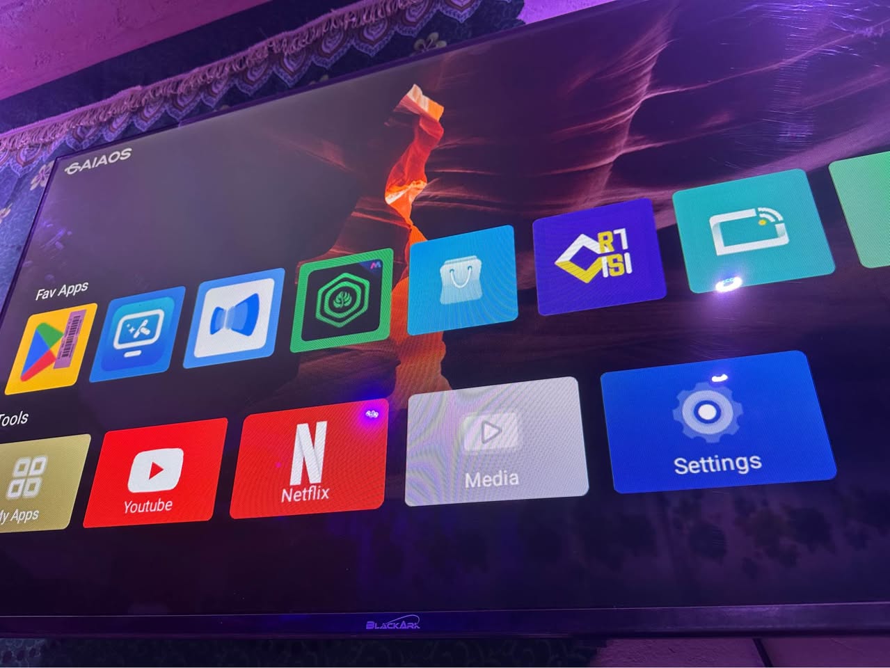 A picture of Black ark tv 43