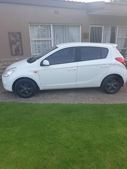 Car M.