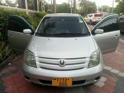 A picture of TOYOTA IST