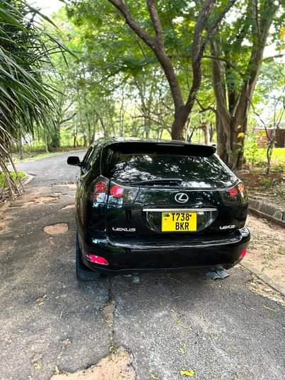 A picture of Toyota Hari lexus new modal