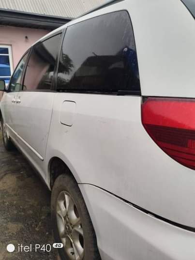 A picture of Super clean big Toyota sienna Sound engine Perfect gear AC