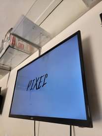 A picture of Pixel 32 inches tv free to air for sell