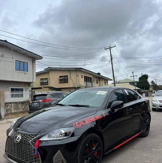 A picture of Lexus ls350