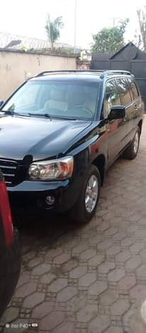 A picture of 03 04 Highlander everything working location ikotun ijegun Lagos 4m