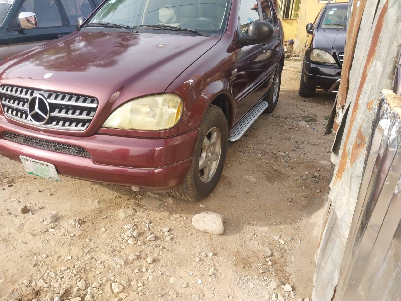A picture of Benz ML 320