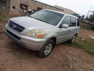 A picture of Honda Pilot 04