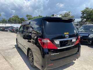A picture of 2013 TOYOTA ALPHARD