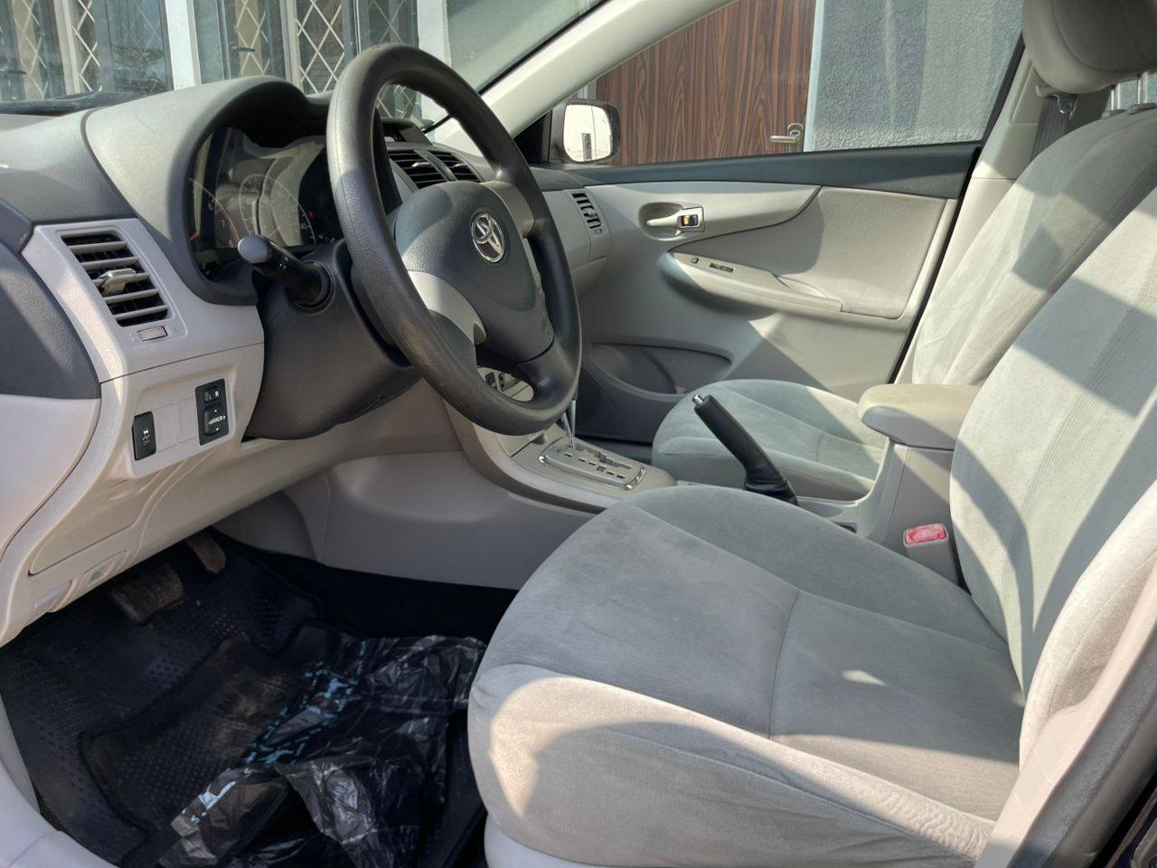 A picture of FORIEGN USED 2012 TOYOTA CORROLA GOING FOR 12.5M ONLY CALL