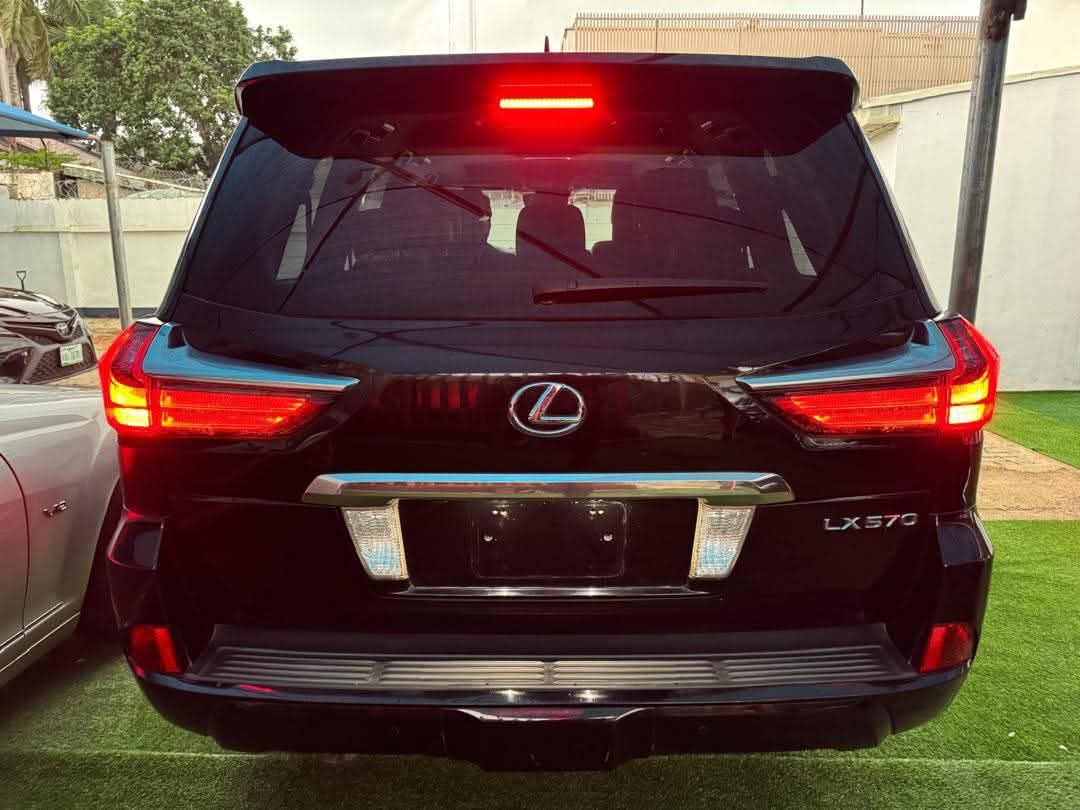 A picture of 2016 Lexus LX570 2016