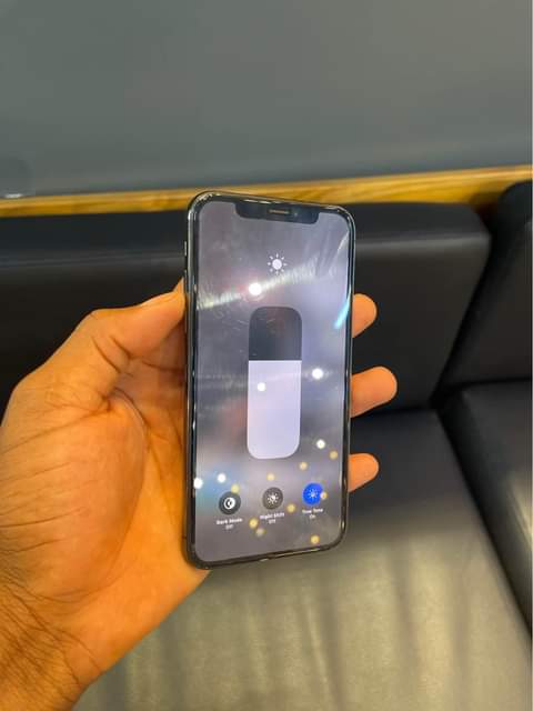 A picture of iphone Xs