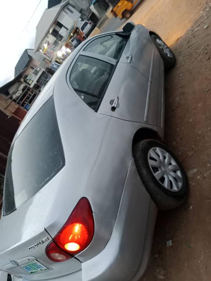 A picture of Toyota Corolla 2004