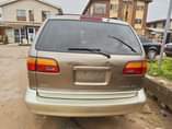 A picture of Toyota sienna