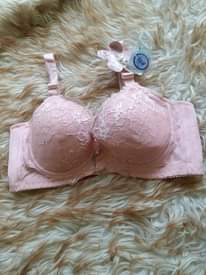 A picture of WhatsApp 0763 091263