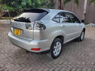 A picture of Toyota Harrier New
