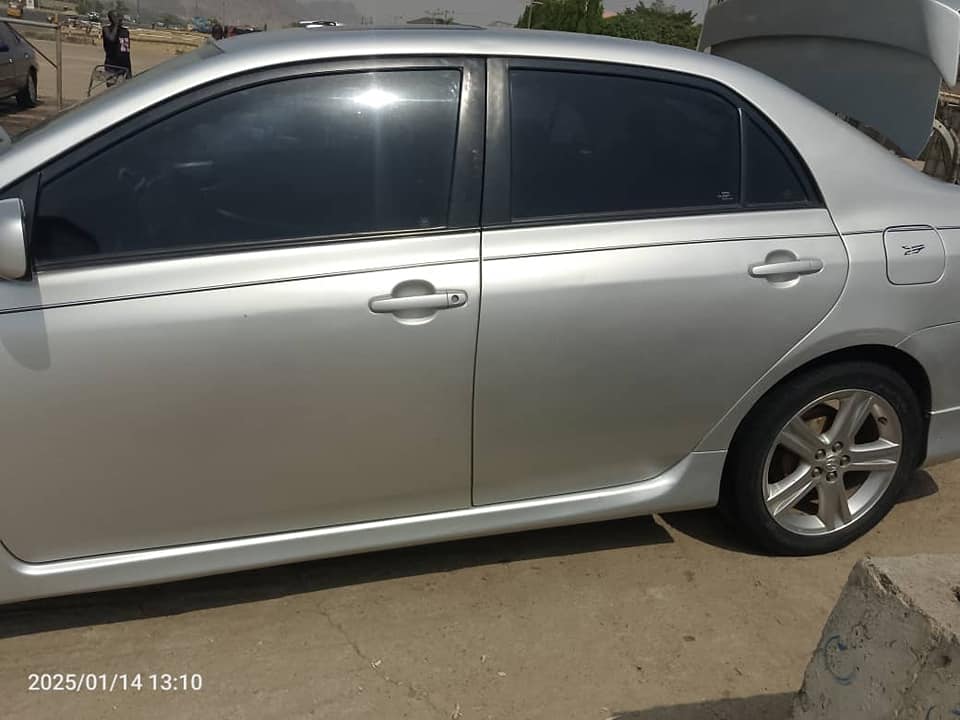 A picture of Toyota Corolla 013