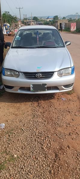 A picture of Corolla 2000
