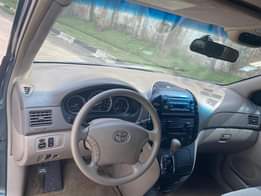 A picture of 2005 Toyota Sienna 4plug Direct Tokunbo Very clean nothing to