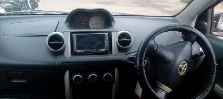 A picture of TOYOTA IST