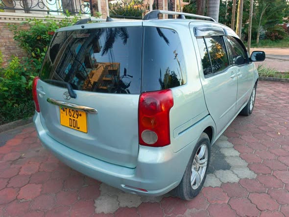 A picture of TOYOTA RAUMU NEW