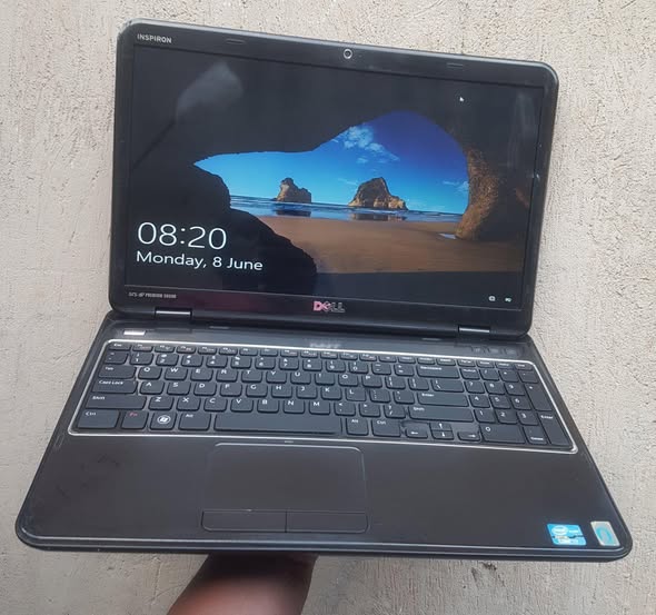 A picture of Dell core i7 laptop
