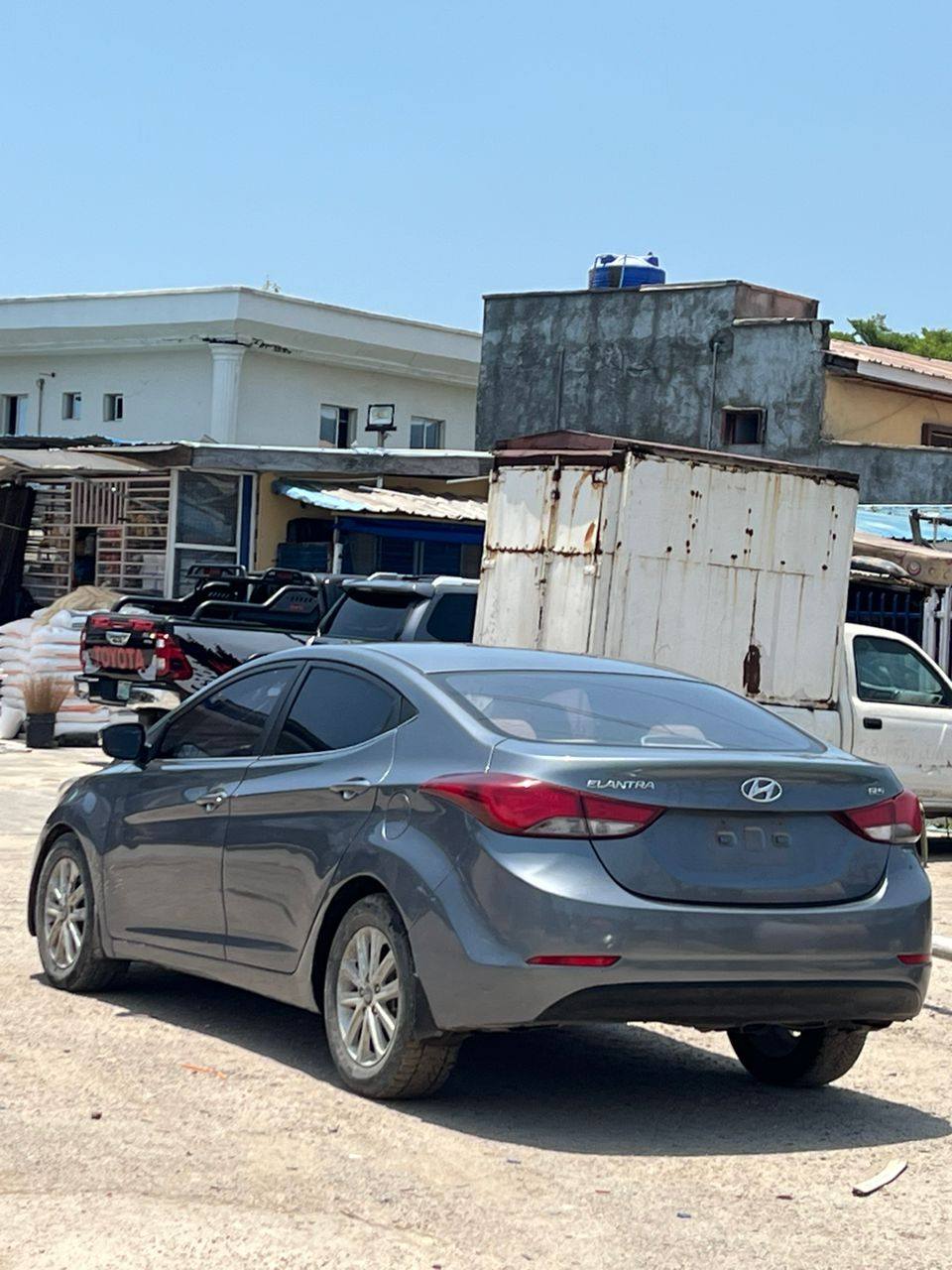 A picture of HYUNDAI ELANTRA