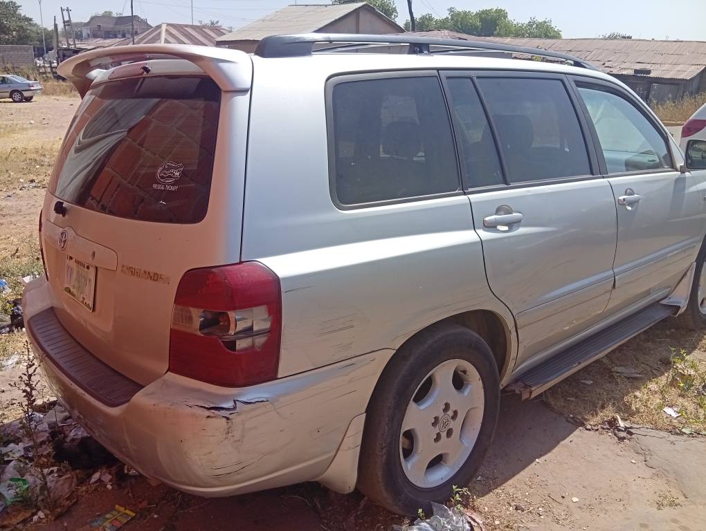 A picture of Toyota Highlander 2005