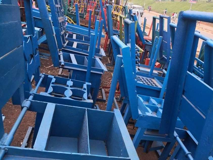 A picture of Blocks and Paver Machines